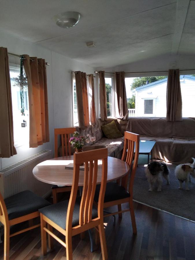 Private Caravan Situated At Parkdean Holiday Resort St Margaret'S At Cliffe Number 18 Extérieur photo
