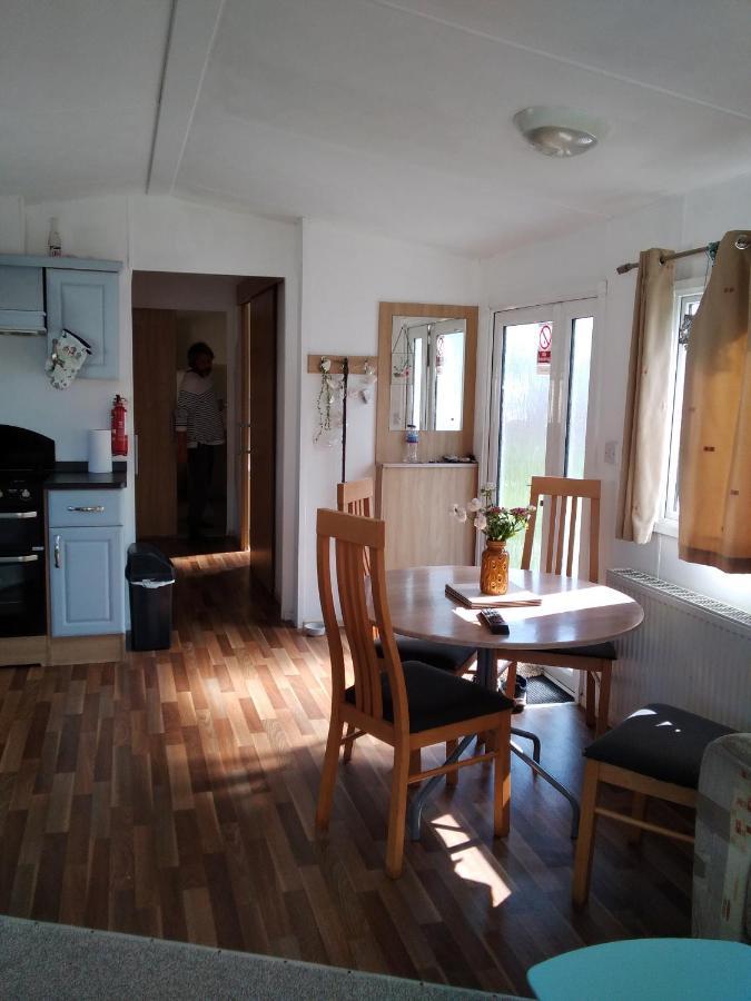 Private Caravan Situated At Parkdean Holiday Resort St Margaret'S At Cliffe Number 18 Extérieur photo