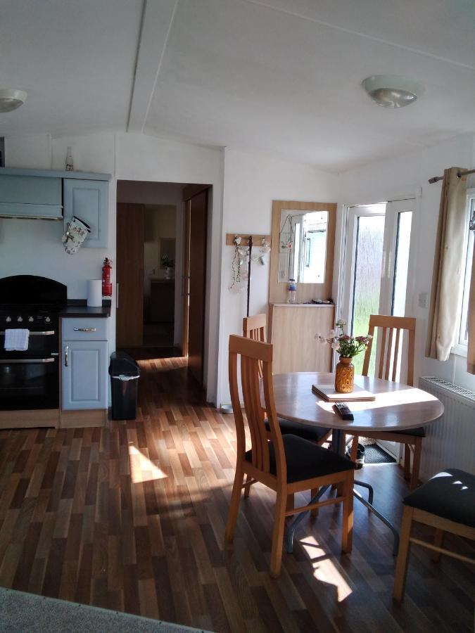Private Caravan Situated At Parkdean Holiday Resort St Margaret'S At Cliffe Number 18 Extérieur photo