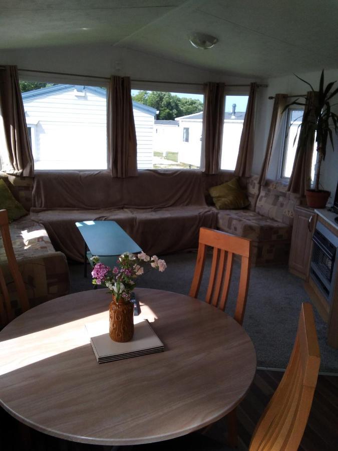Private Caravan Situated At Parkdean Holiday Resort St Margaret'S At Cliffe Number 18 Extérieur photo