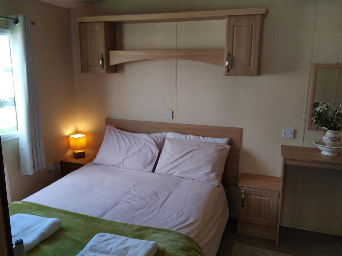 Private Caravan Situated At Parkdean Holiday Resort St Margaret'S At Cliffe Number 18 Extérieur photo